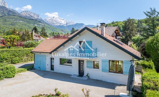 Villa a Menthon-Saint-Bernard, Auvergne-Rodano-Alpi, Francia 1