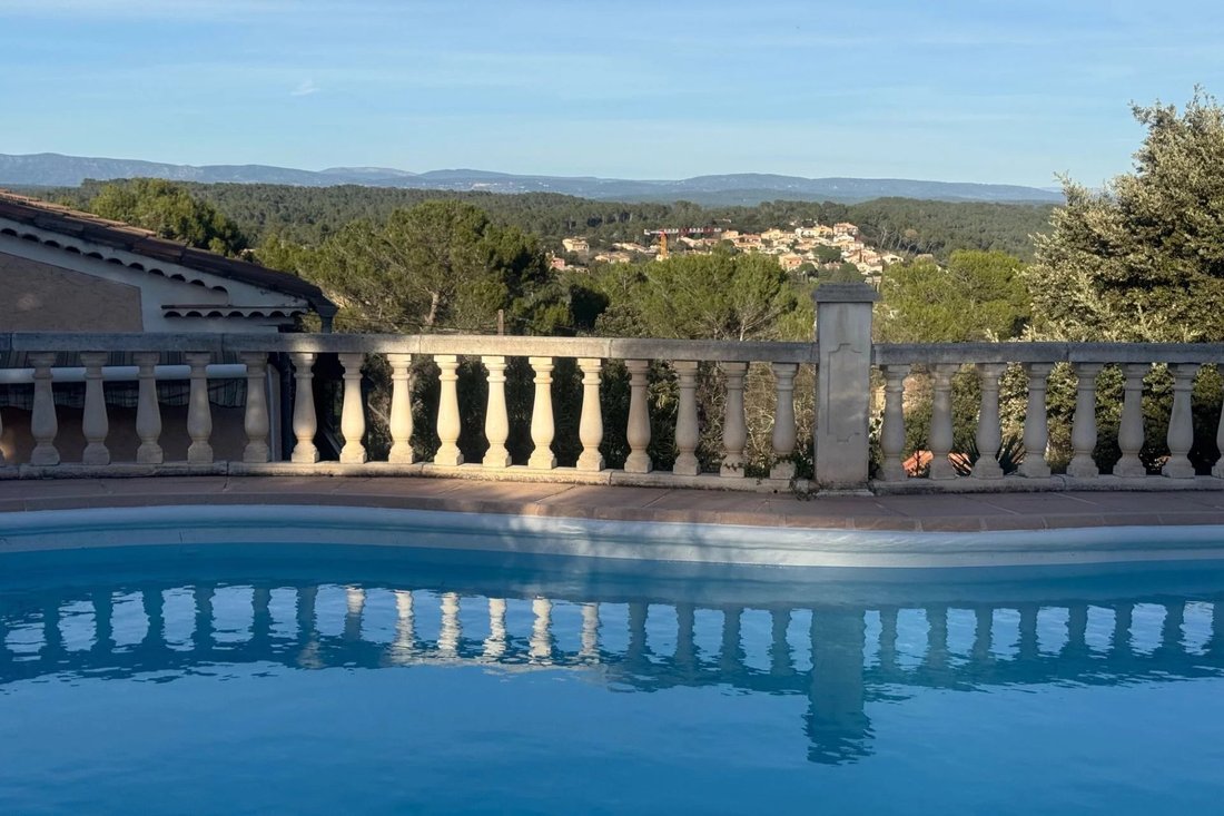 House in Carcès, Provence-Alpes-Côte d'Azur, France 3 - 17953095