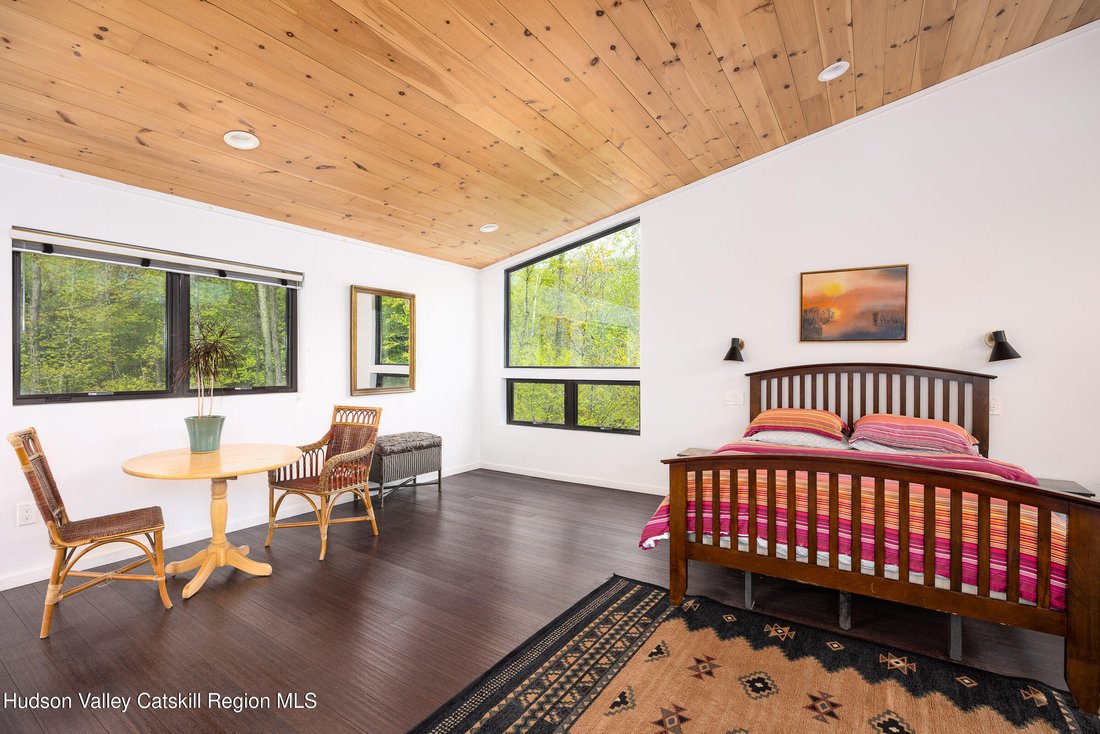 Woodstock, New York, United States 5 - 17951405