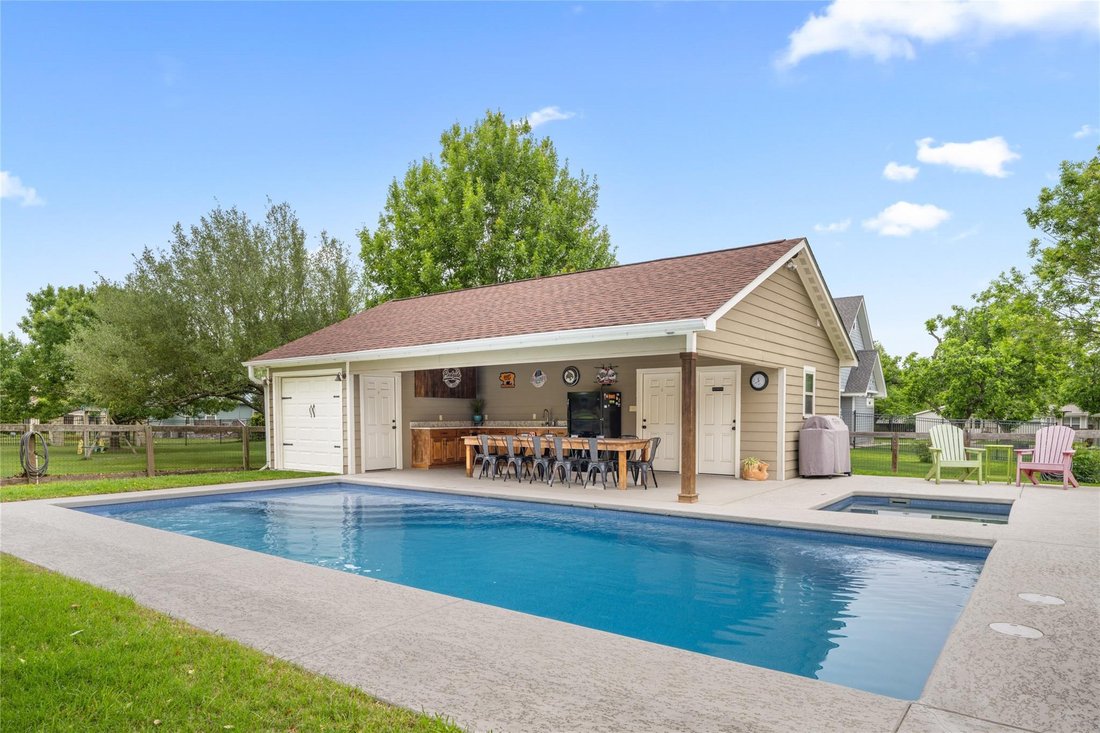 House in Flatonia, Texas, United States 3 - 17953124