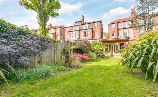 Apartment in Holly Village, Haringey, England 1