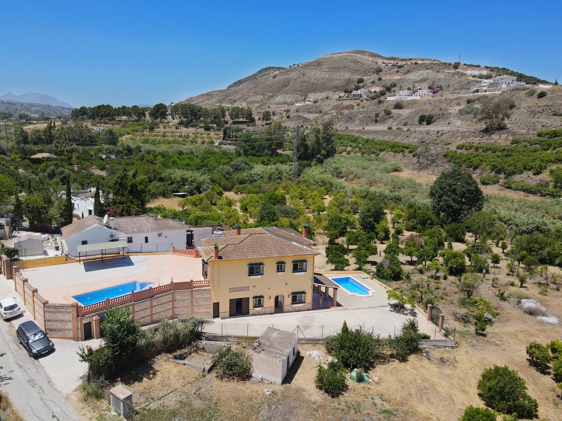 Finca in Alhaurin el Grande, Andalusia, Spain 3 - 17948379