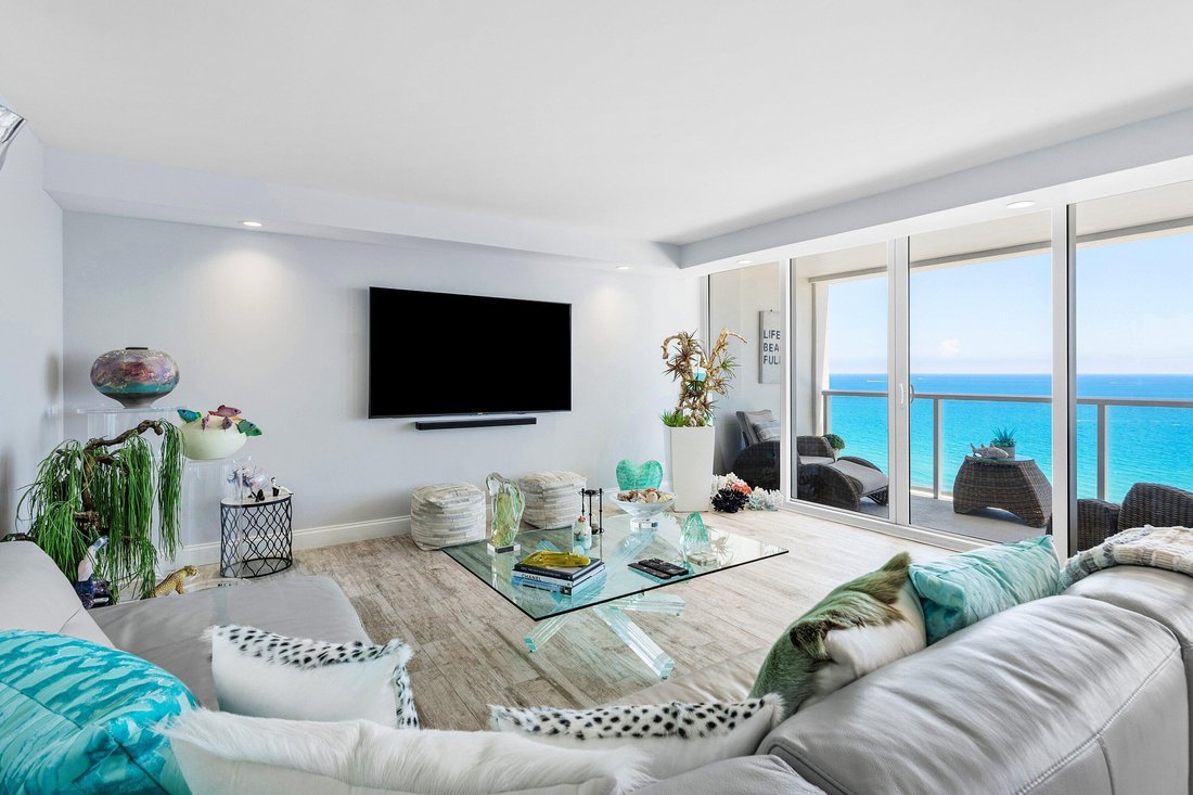 Condo in Boca Raton, Florida, United States 4 - 17953698