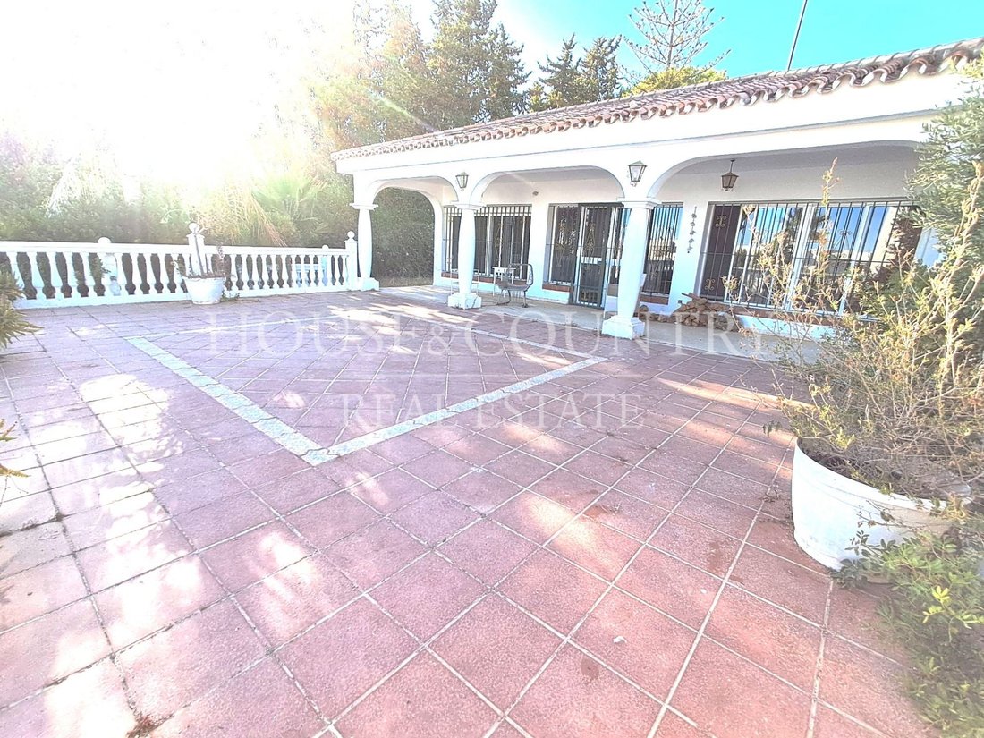 Villa in Estepona, Andalusia, Spain 2 - 17947584