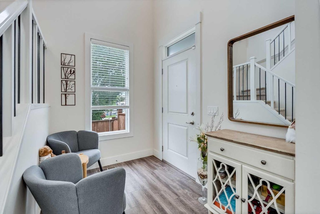 House in Calgary, Alberta, Canada 3 - 17954213