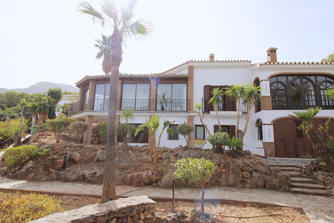 Villa in Alhaurin el Grande, Andalusia, Spain 2 - 17948715
