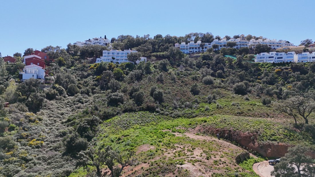 Land in Elviria-Cabopino, Marbella, Spain 2 - 17947317