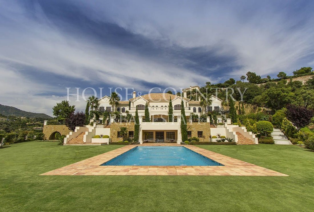 Villa in Benahavis, Andalusia, Spain 1 - 17947781