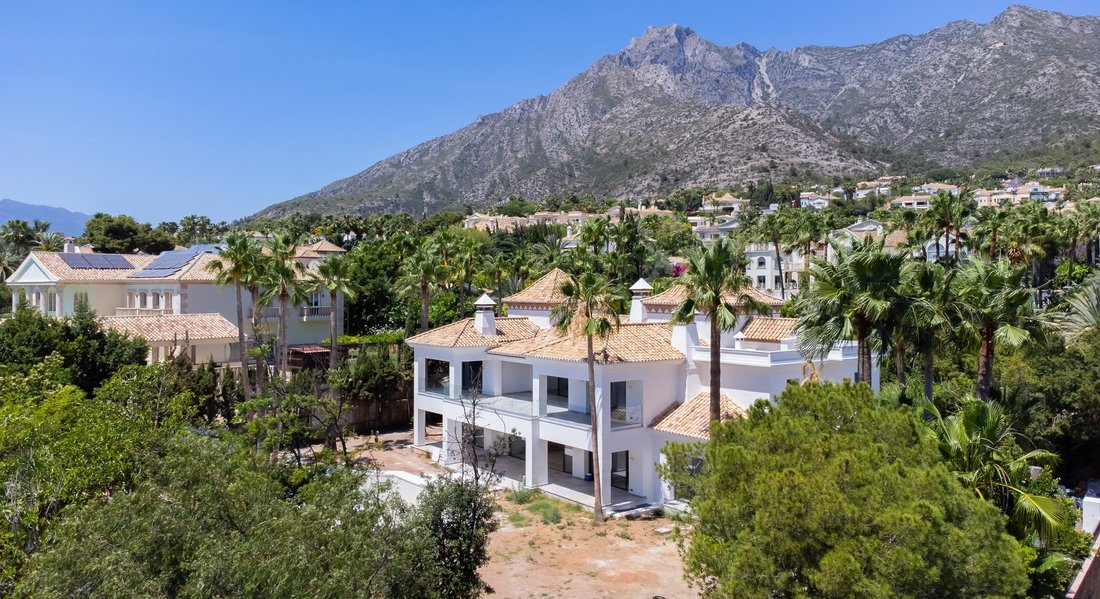 Villa in Marbella, Andalusia, Spain 1 - 17949017