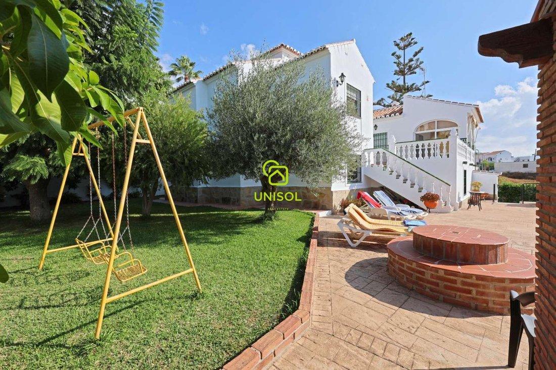 Villa in Nerja, Andalusia, Spain 4 - 17947515