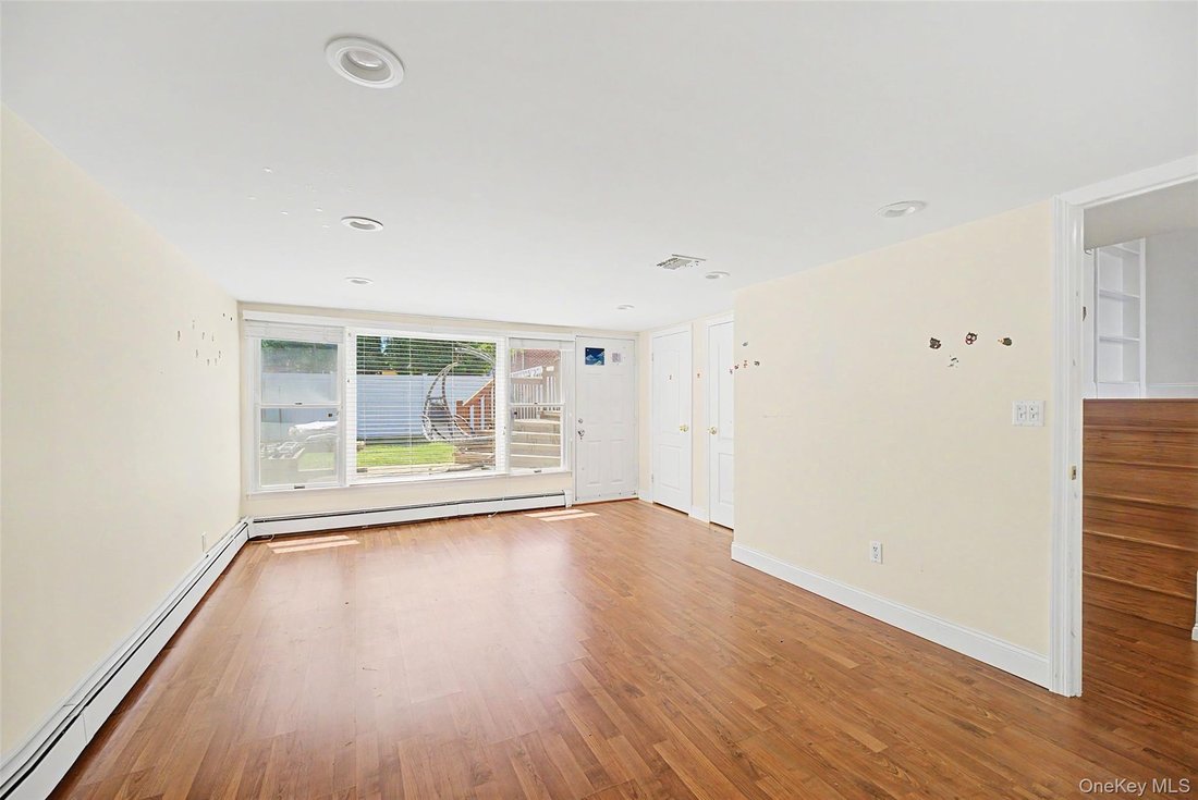 House in Syosset, New York, United States 5 - 17953773