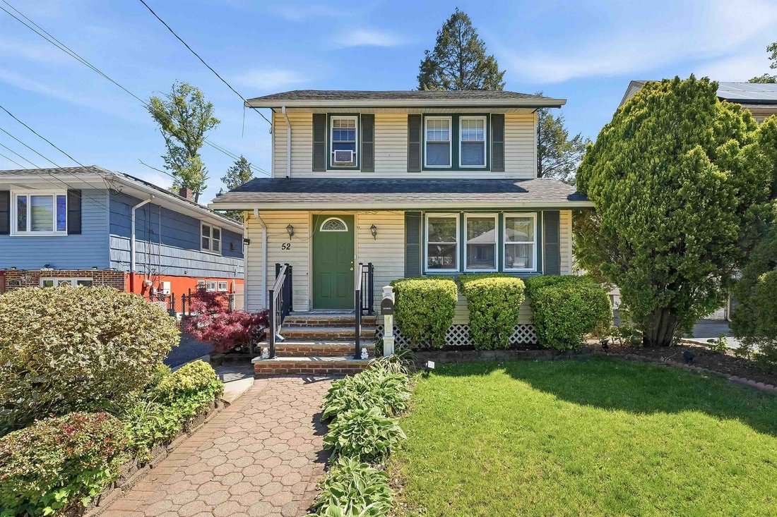 House in Bergenfield, New Jersey, United States 1 - 17947722