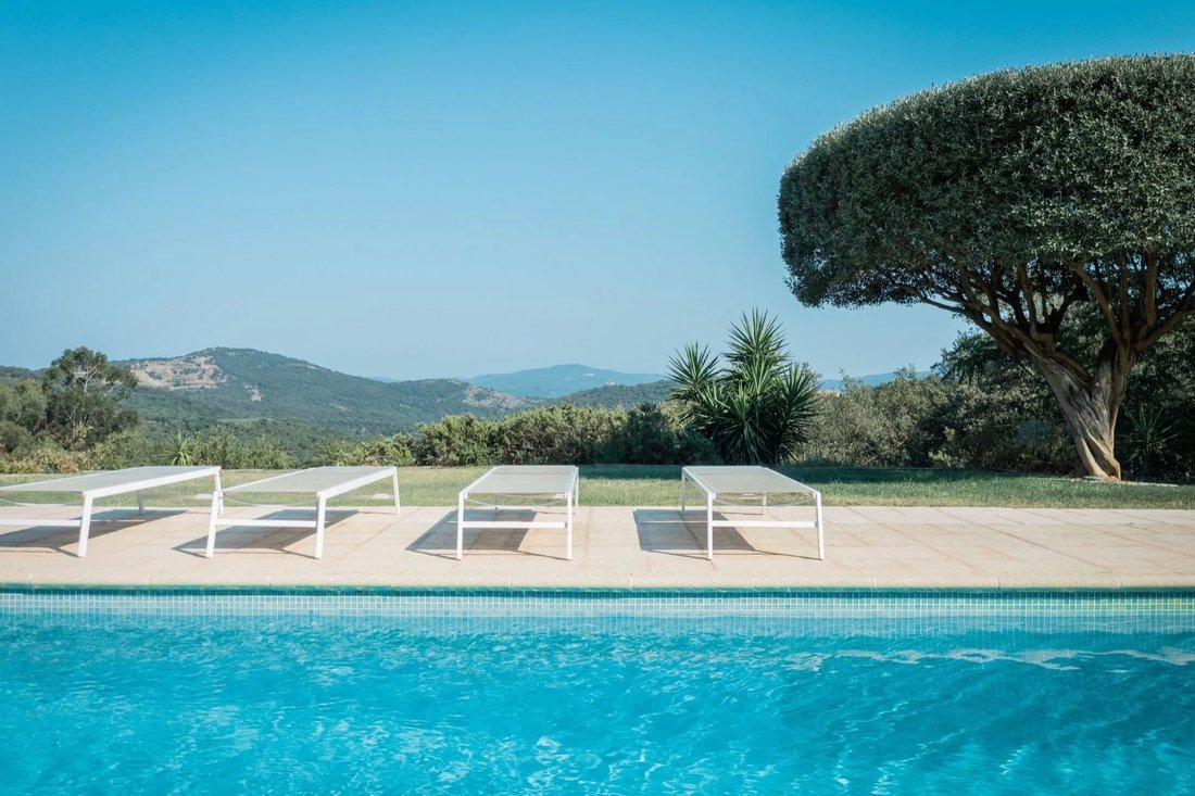 House in La Garde-Freinet, Provence-Alpes-Côte d'Azur, France 2 - 17953198