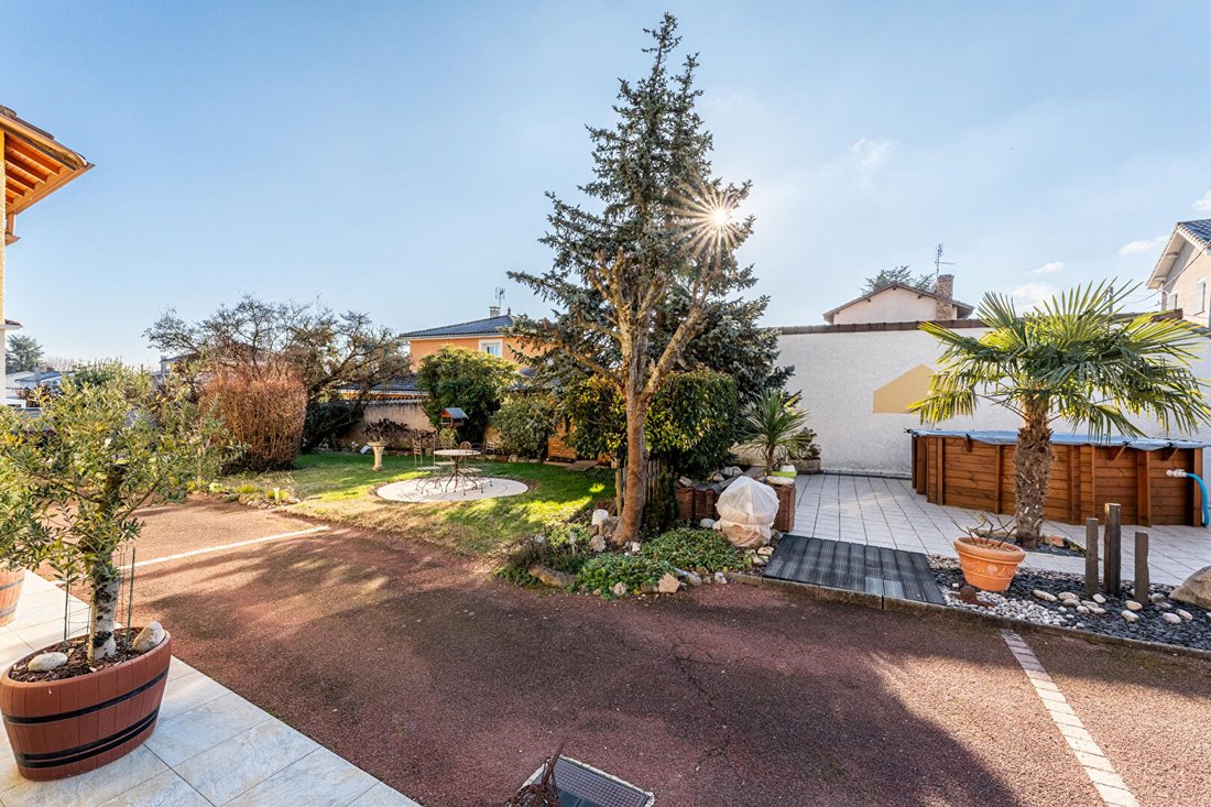 Villa in Nord, Jonage, France 1 - 17954569