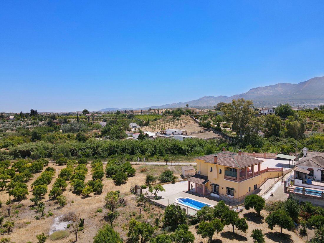 Finca in Alhaurin el Grande, Andalusia, Spain 2 - 17948379