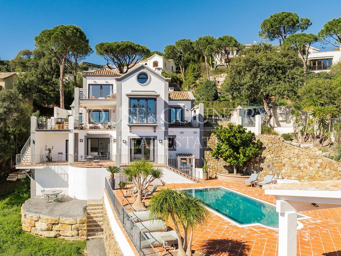 Villa in Benahavis, Andalusia, Spain 1 - 17947688