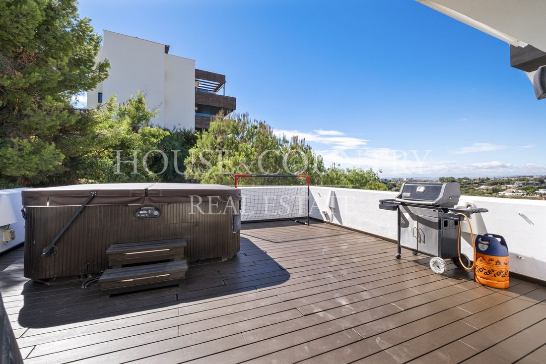 Apartment in Benahavis, Andalusia, Spain 4 - 17947807