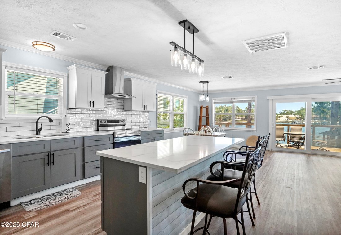Panama City Beach, Florida, United States 2 - 17952467