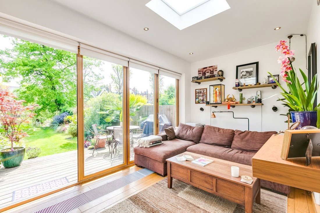 Apartment in Holly Village, Haringey, England 2 - 17947209