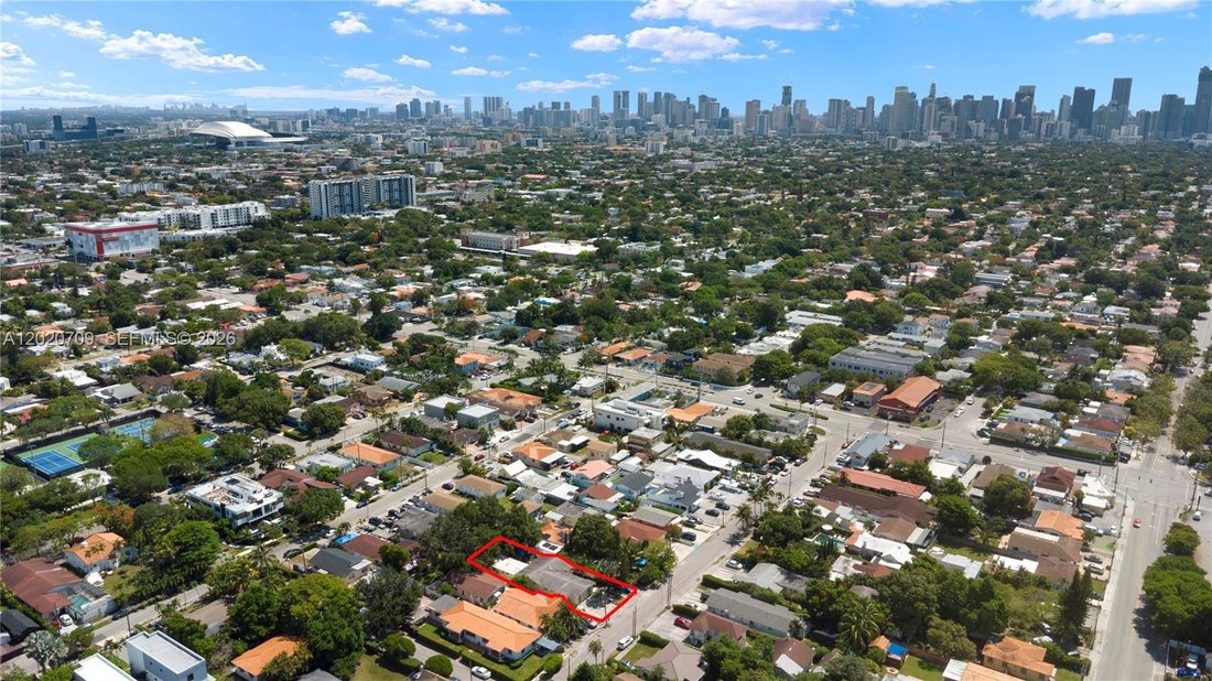 House in Miami, Florida, United States 4 - 17953318