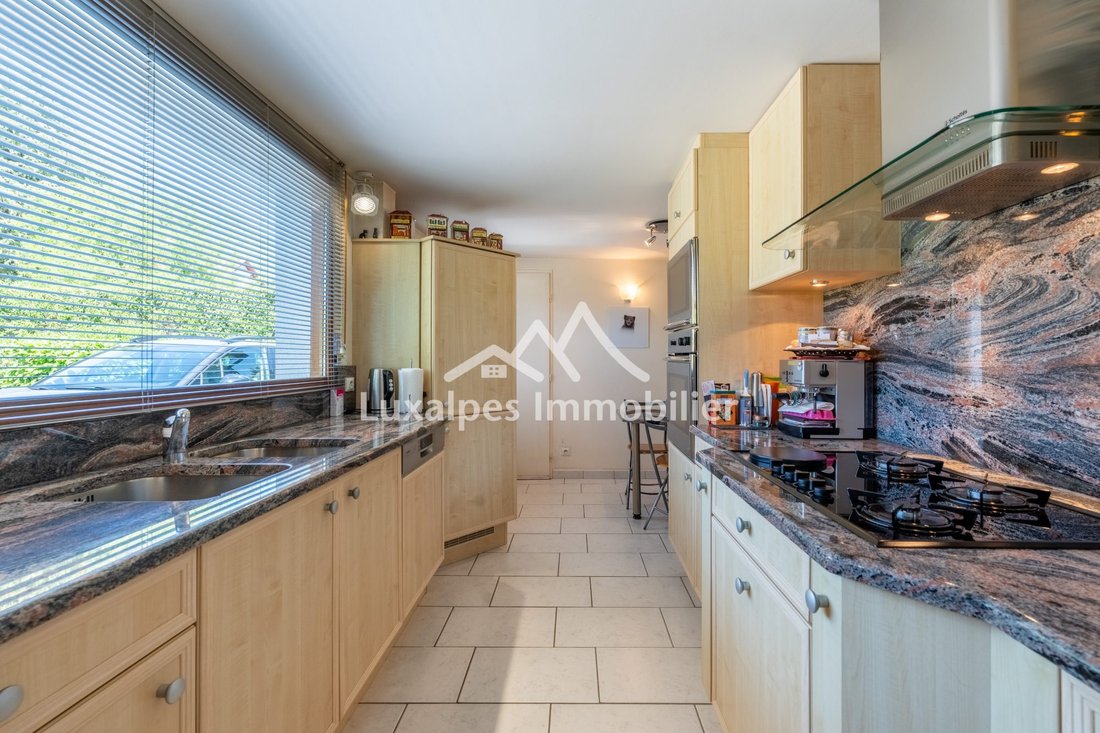 Villa in Menthon-Saint-Bernard, Auvergne-Rhône-Alpes, France 4 - 17955378