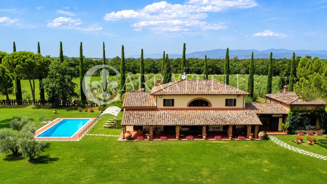 Country House in Castiglione del Lago, Umbria, Italy 1 - 13775520