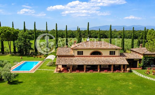 Country House in Castiglione del Lago, Umbria, Italy 1