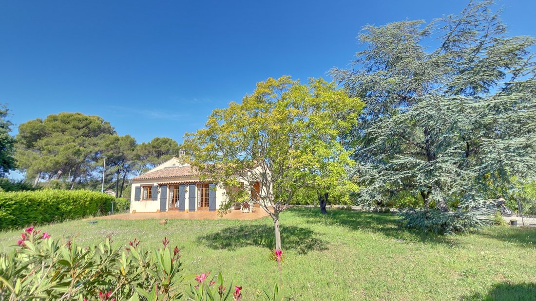 House in Mougins, Provence-Alpes-Côte d'Azur, France 1 - 17953843