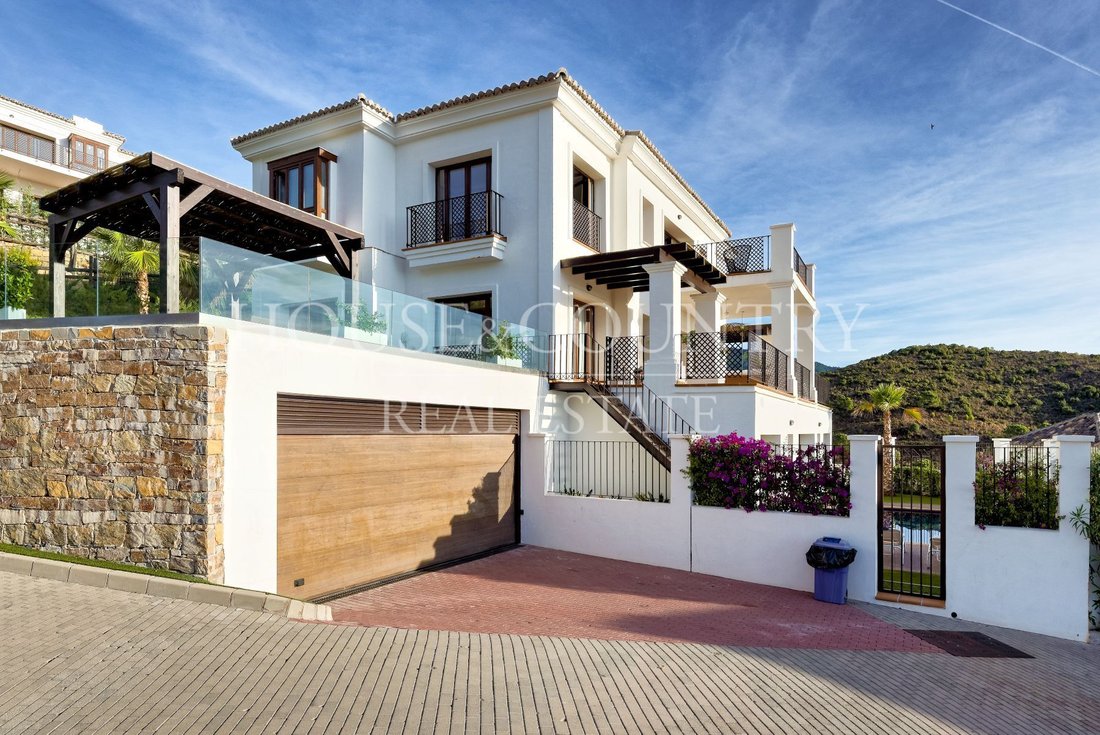 Villa in Benahavis, Andalusia, Spain 1 - 17947629