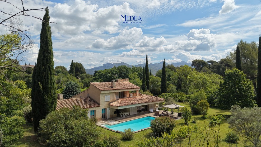 Castle in Pin Vert, Aubagne, France 2 - 17057581