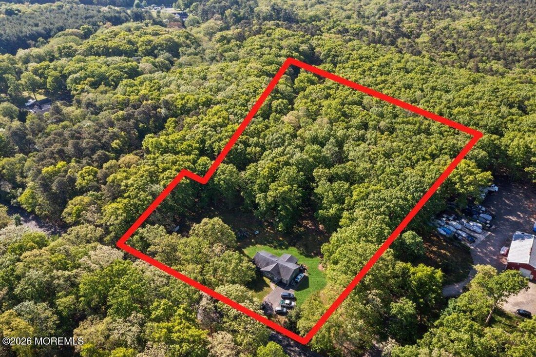 House in Howell Township, New Jersey, United States 2 - 17951452