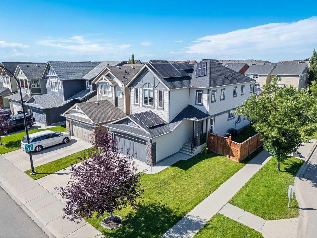House in Calgary, Alberta, Canada 2 - 17954213