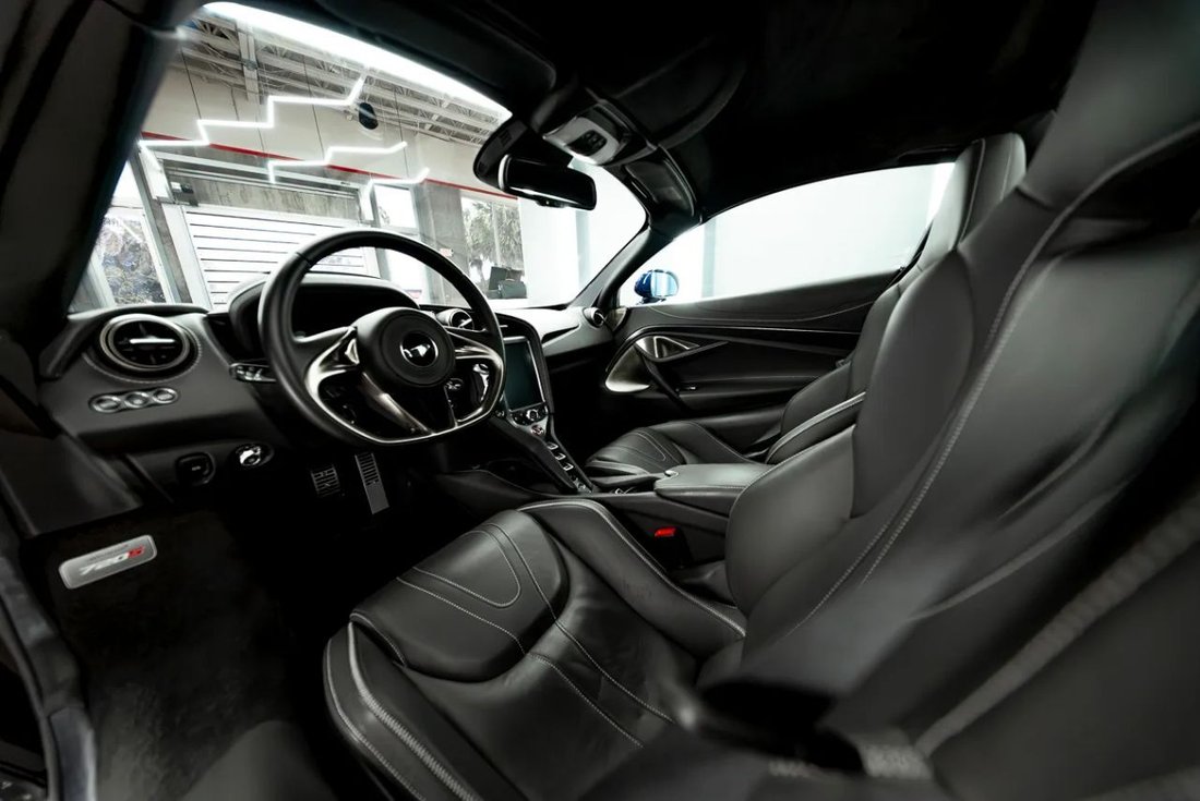 Cabriolet in West Palm Beach, FL, United States 2 - 17954916