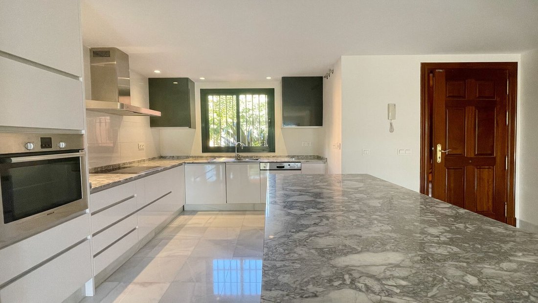 Apartment in La Quinta, Benahavis, Andalusia 5 - 17947563