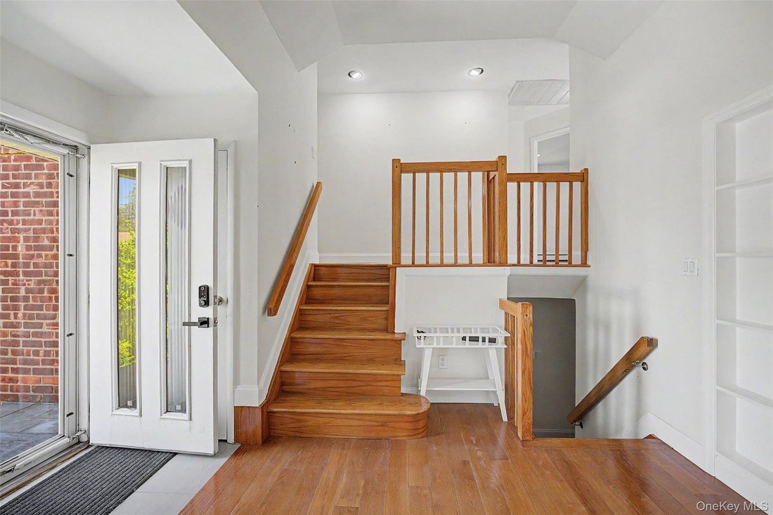 House in Syosset, New York, United States 2 - 17953773