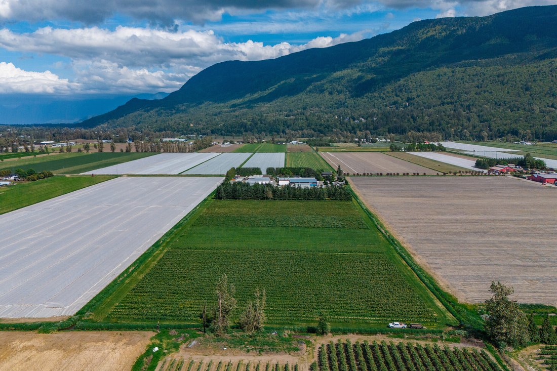 Abbotsford, British Columbia, Canada 1 - 13239180