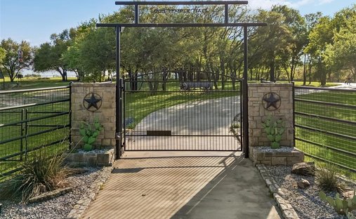 Farm Ranch in Granbury, Texas, United States 1