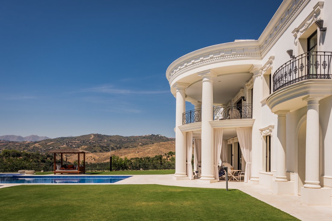 Villa in Elviria-Cabopino, Marbella, Spain 2 - 17948529