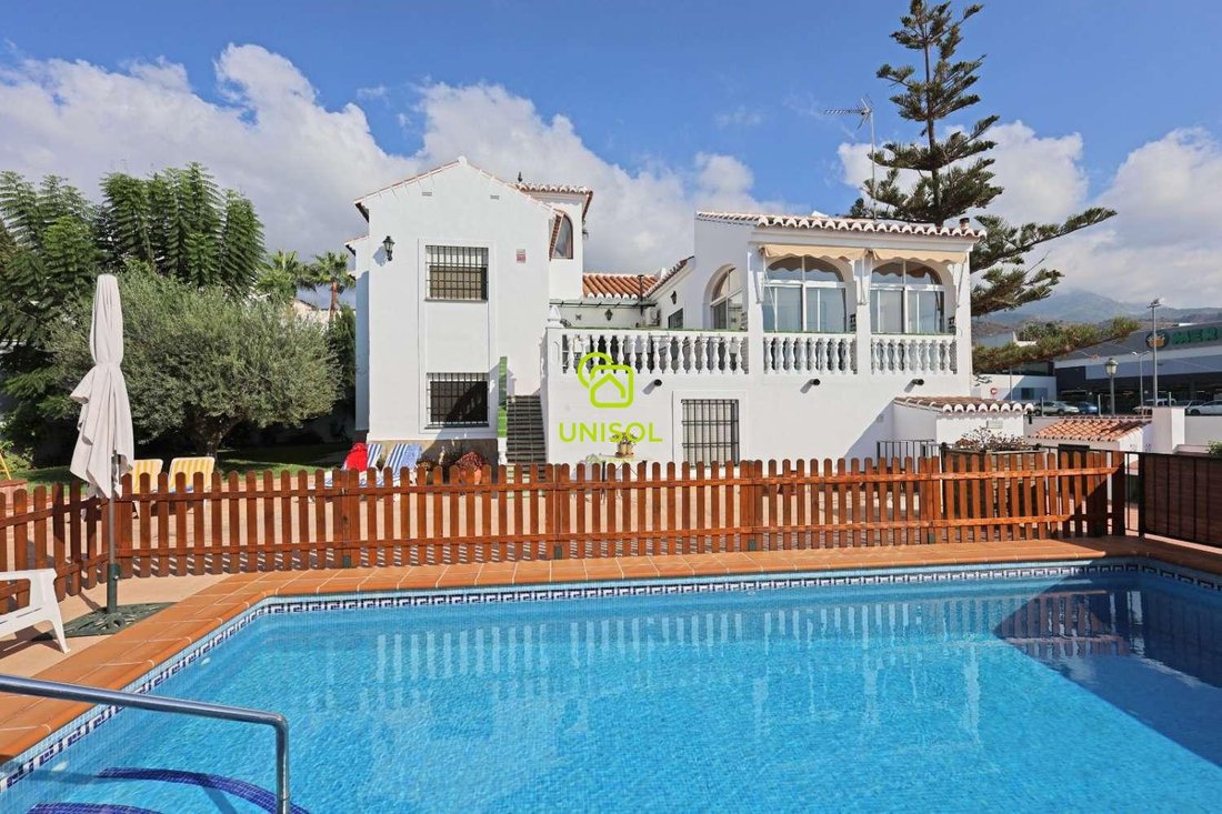 Villa in Nerja, Andalusia, Spain 3 - 17947515