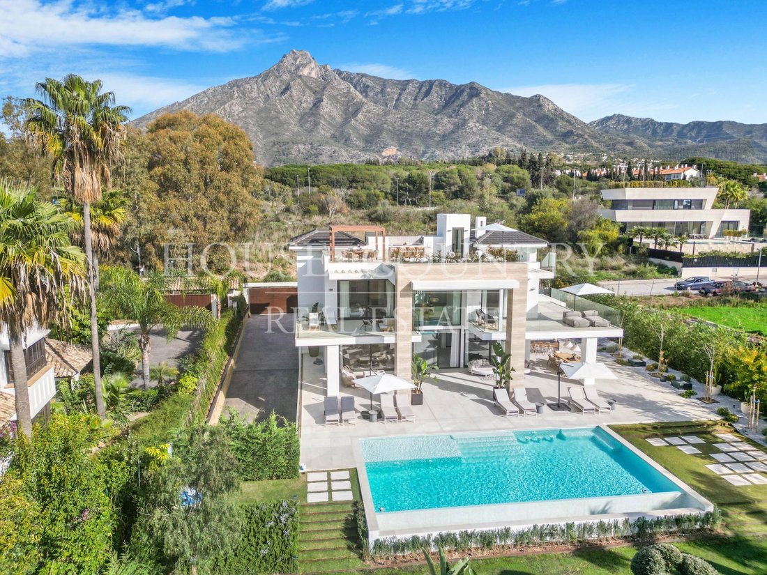 Villa in Benahavis, Andalusia, Spain 1 - 17947716