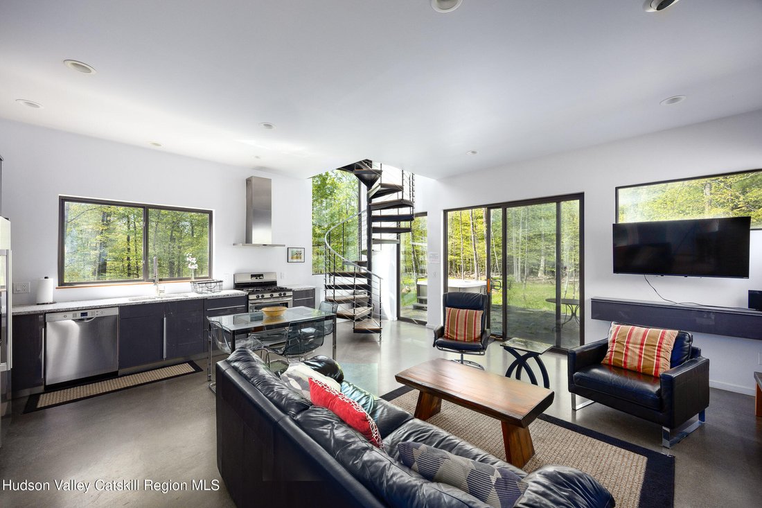 Woodstock, New York, United States 3 - 17951405