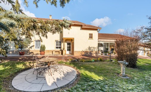 Villa à Nord, Jonage, France 1