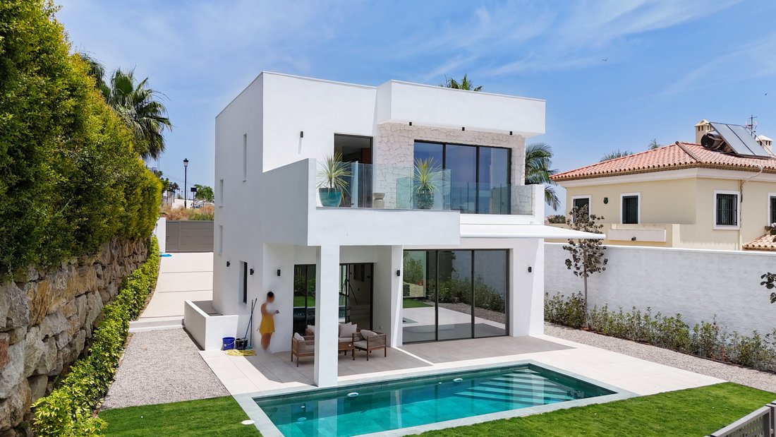 Villa in Estepona, Andalusia, Spain 1 - 17949036