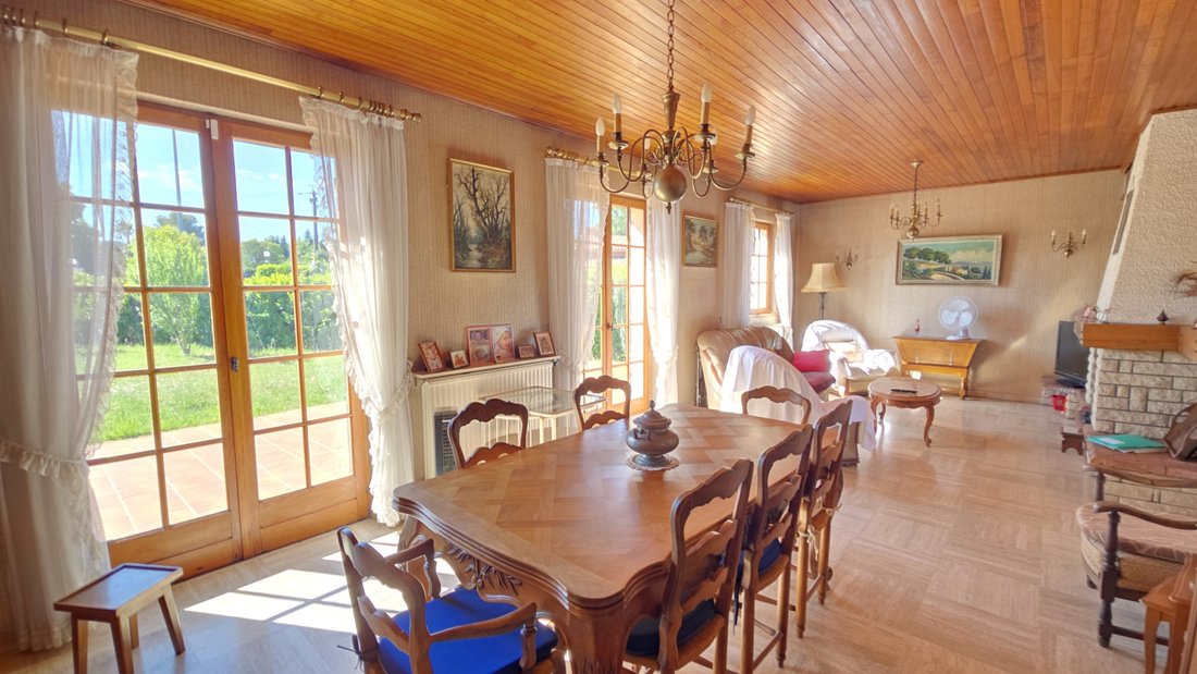 House in Mougins, Provence-Alpes-Côte d'Azur, France 3 - 17953843