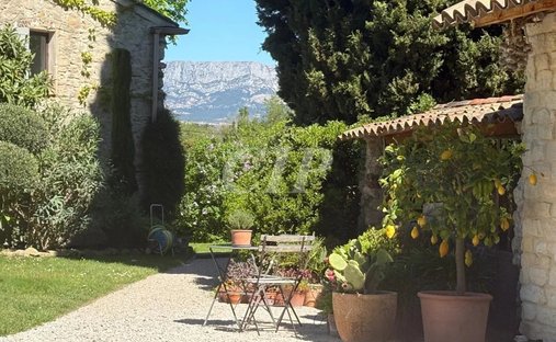 Casa di campagna a Trets, Provenza-Alpi-Costa Azzurra, Francia 1