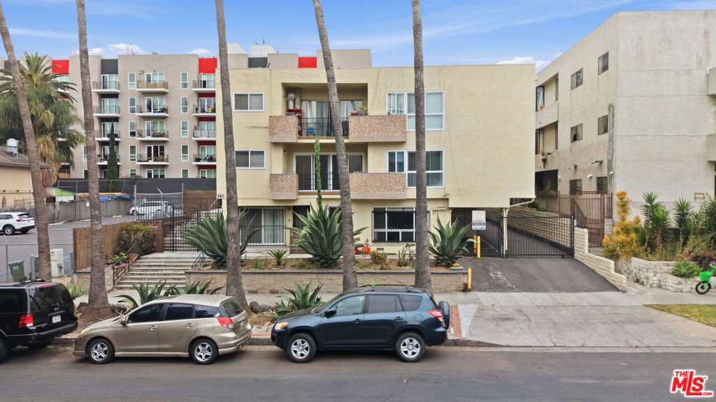 Los Angeles, California, United States 5 - 17953757
