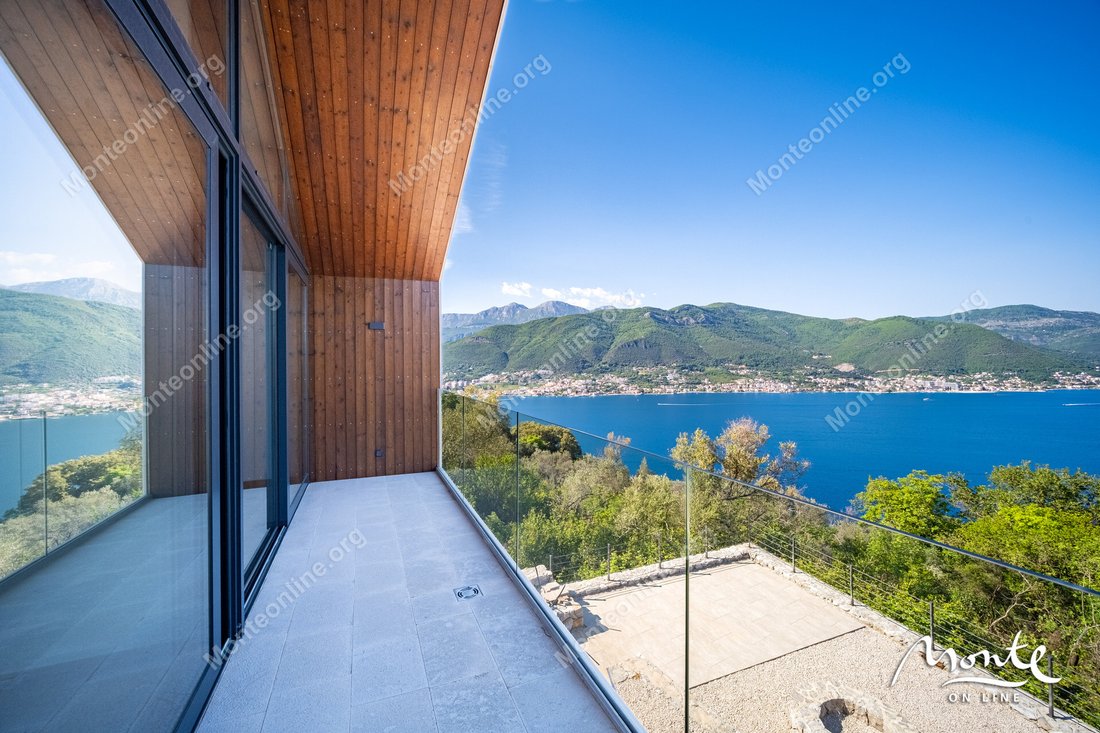 Villa in Merdari, Herceg Novi Municipality, Montenegro 2 - 17949619