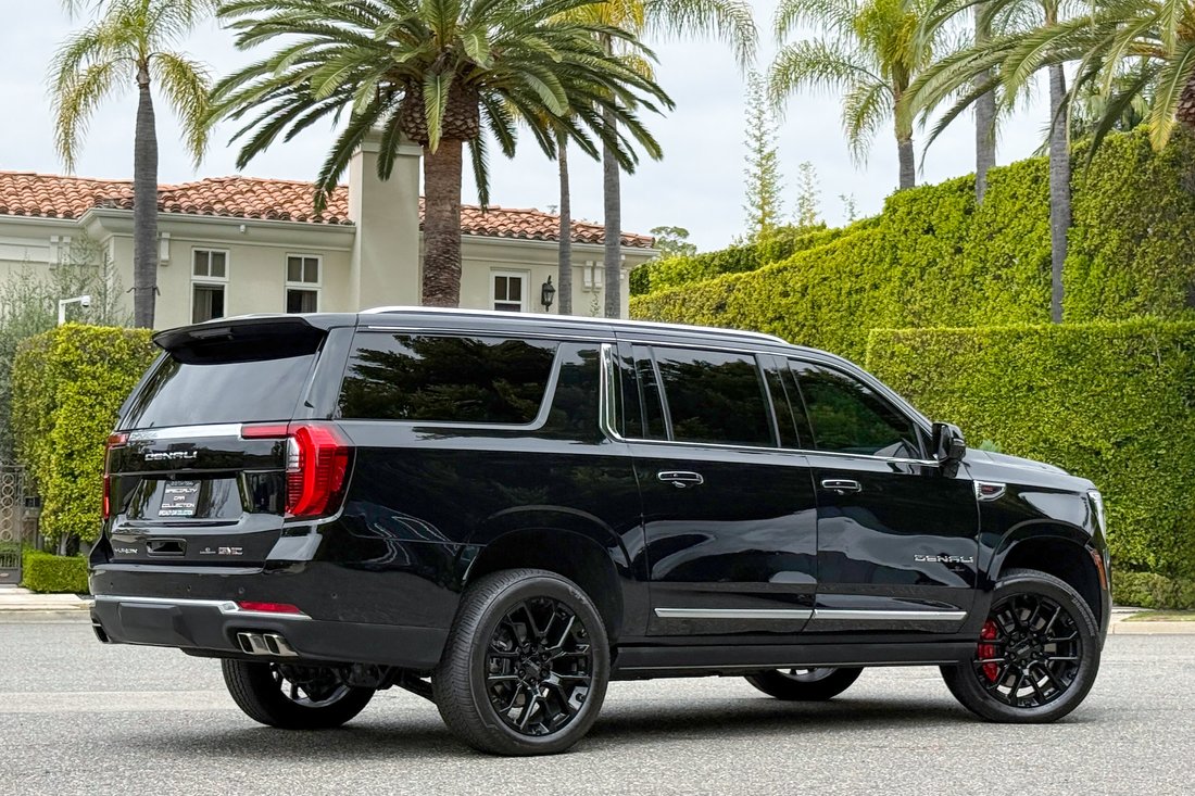 Suv in West Hollywood, CA, United States 5 - 17948784