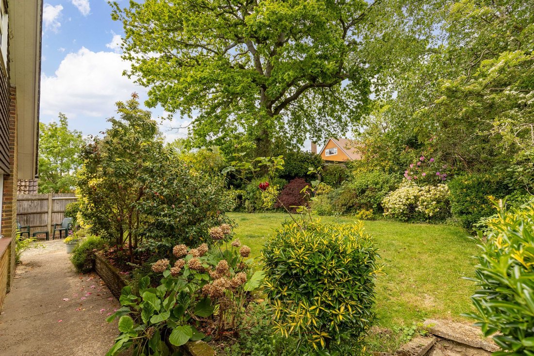 House in Southgate, Crawley, England 4 - 17949014