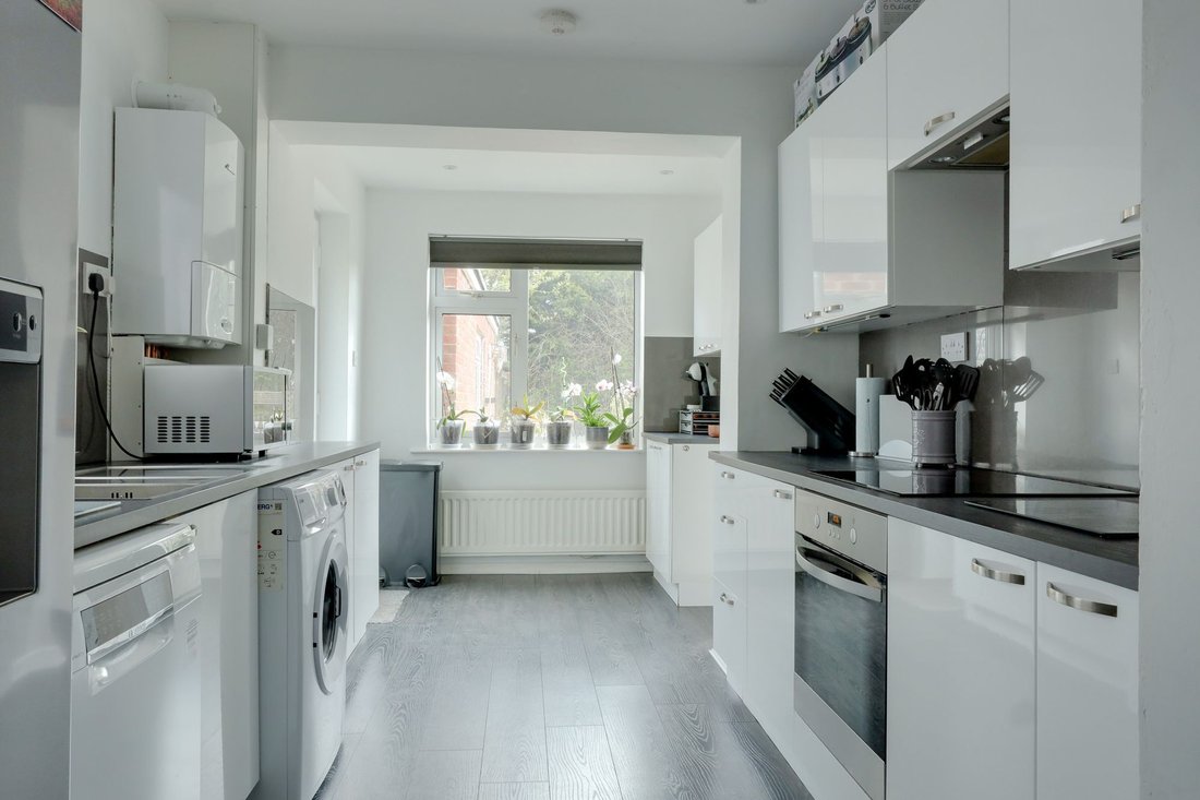 House in Burgess Hill, England 5 - 17948976